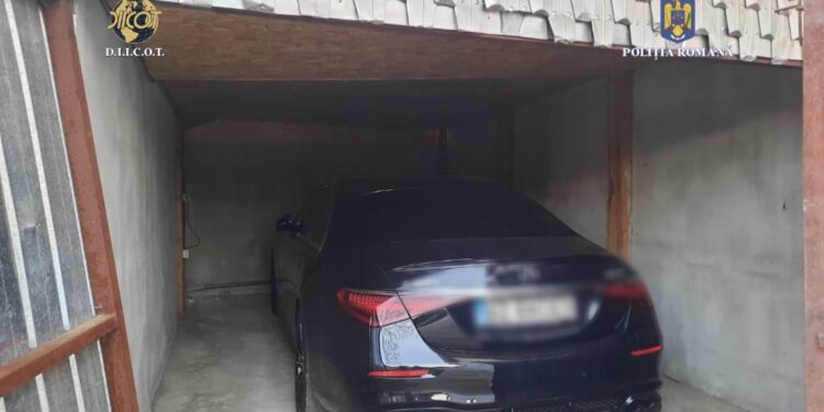 Acțiune pentru destructoarea unei grupări specializate în spălare de bani