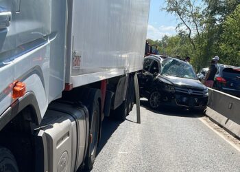 Două persoane grav rănite au fost transportate la spital