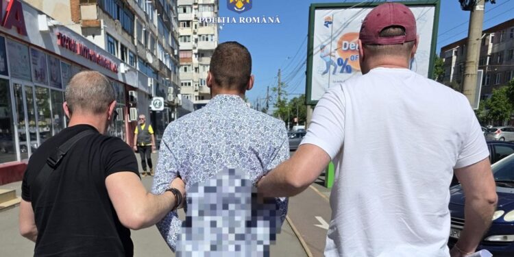 MANDAT DE ARESTARE PREVENTIVĂ PUS ÎN APLICARE DE POLIȚIȘTI
