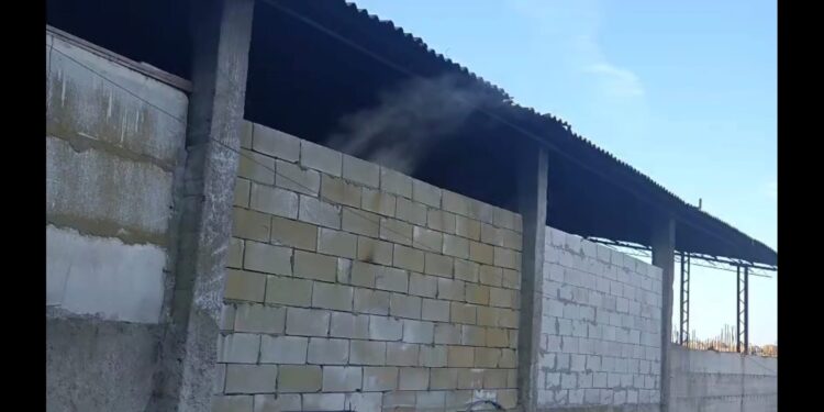 Încă două amenzi pentru operatorul economic din Smârdan, care prin incendierea unor deșeuri crea disconfort olfactiv resimțit și în municipiul Brăila