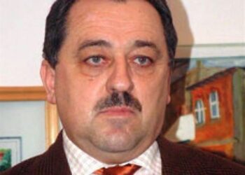 A murit Adrian Simion, profesor de limba română