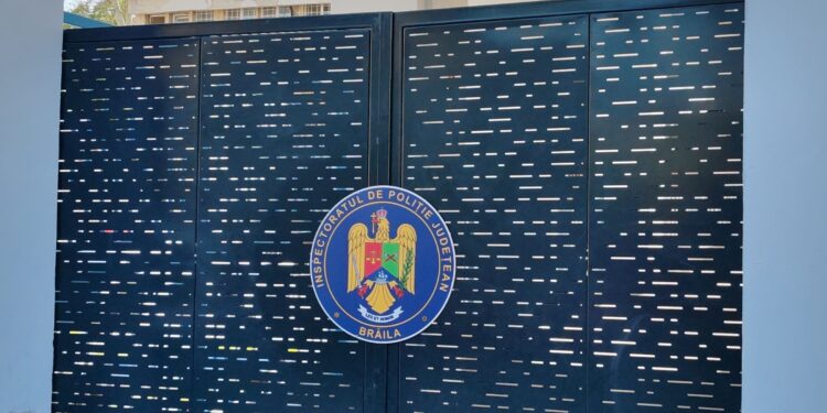 Reținut de polițiști și arestat preventiv pentru lovire sau alte violențe