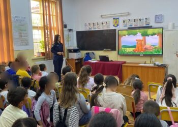 Întâlnire a polițiștilor cu elevii de la Școala Sudila Greci