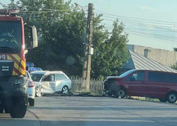 Două persoane rănite într-un accident în localitatea Bărăganul