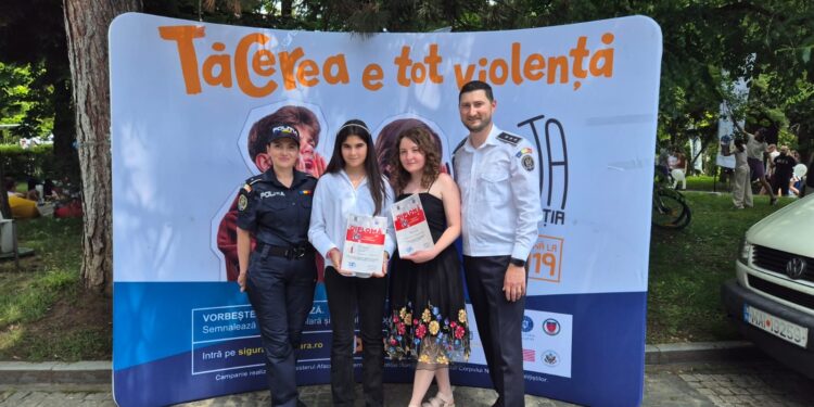 Concursul național de fotografie din cadrul campaniei ,,Tăcerea e tot violență. Vocea ta e soluția” a ajuns la final