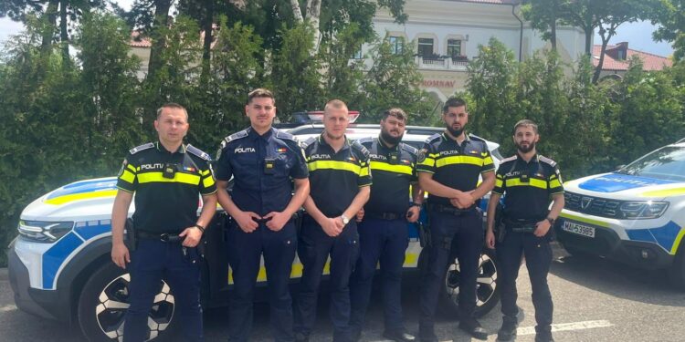 Fetiță de 11 ani, salvată de polițiști dintr-un apartament cuprins de fum