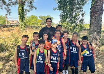 La mulți ani, Lili Apostol!