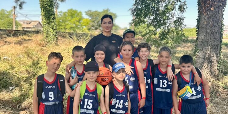 La mulți ani, Lili Apostol!