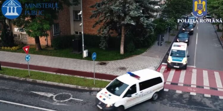 Polițiștii, sub supravegherea procurorilor de caz, efectuează 202 percheziții domiciliare, în cadrul operațiunii JUPITER