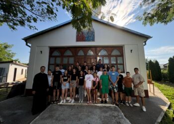 Bucurie şi filantropie în timp de vacanţă, în Parohia Zavoaia