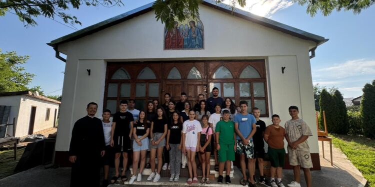 Bucurie şi filantropie în timp de vacanţă, în Parohia Zavoaia