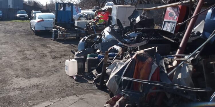 Operator economic care desfășura activități de reparare și întreținere a autovehiculelor sancționat de Garda de Mediu Brăila