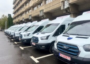 Alexandru Popa (PNL): ”CJ Brăila, condus de PSD-istul Francisk Iulian Chiriac, a acceptat să plătească 170.000 de euro/bucată (fără TVA) pentru un microbuz care n-ar costa mai mult de o sută de mii de euro”