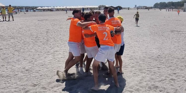 Victoria Surdila Greci campioană națională de juniori la oină pe plajă