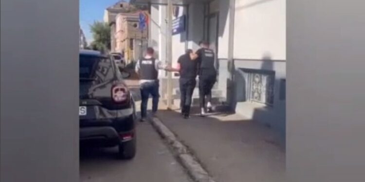 Încă două persoane arestate în cazul furtului din casa primarului de la Bordei Verde