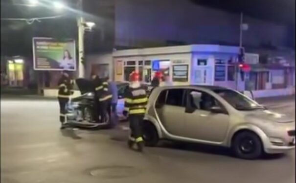 Accident rutier duminică seara la intersecția străzii Griviței cu strada 1 Decembrie 1918
