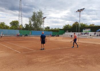 Brăileni campioni la Cupa Dunării la tenis de câmp