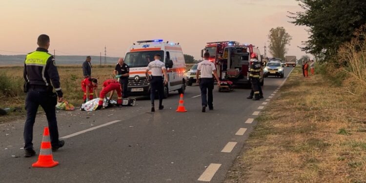 Autospecială de poliție implicată într-un accident mortal în județul Galați