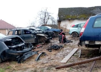 Amendat de Garda de Mediu pentru că desfășura activitatea de dezmembrări autovehicule fără a deține acte de reglementare