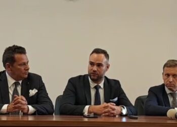 La 3 ani după ce a fost anunțată ca o mare investiție la Brăila, fabrica de echipamente pentru stocarea energiei TESLA e departe de a fi gata