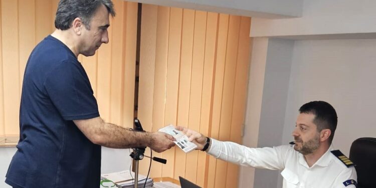 Peste 10.000 de permise de ședere eliberate, în luna septembrie, de polițiștii de imigrări
