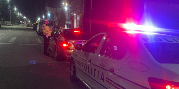 Avea dreptul de a conduce suspendat și a încercat să fugă de polițiști