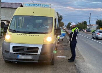 acțiune pe linia verificării legalității efectuării transportului rutier de elevi