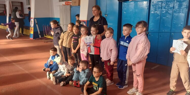 125 de tineri atleți au făcut spectacol pe pista CSM, în competiția sprijinită de DJST Brăila