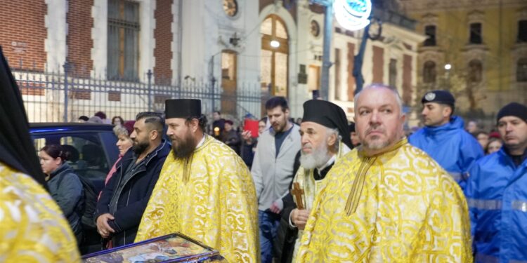 Procesiune cu sfintele moaşte în municipiul Brăila