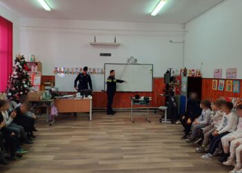 Activități ale polițiștilor în cadrul Programului Național Școala Altfel
