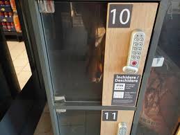 Se fură sacoșele de cumpărături lăsate în cușetele supermarket-urilor