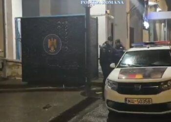 Spray iritant-lacrimogen găsit de polițiști într-un autoturism