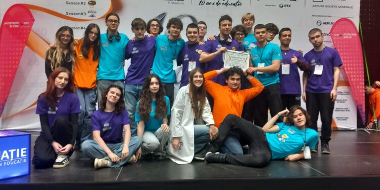 Echipe din Brăila calificate la faza națională a competiției naționale de robotică First Tech Challenge România