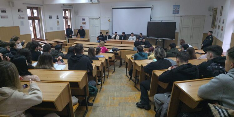 Activitate educativ-preventivă desfășurată în cadrul proiectului „Comportamentul meu, încotro?” la Colegiul Național Gh. M. Murgoci