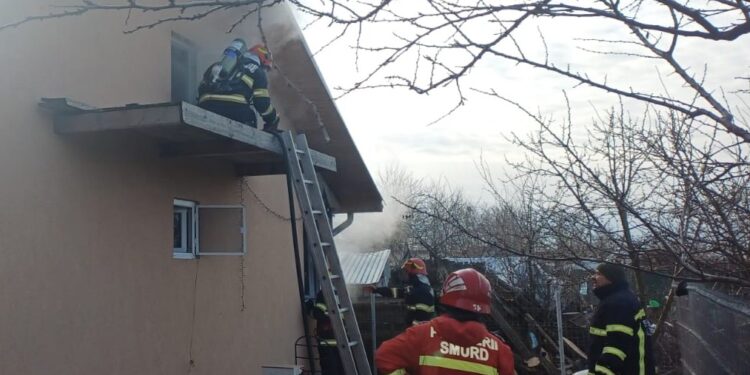 Incendiu la o locuință din localitatea Mărtăcești