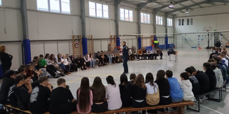 Scoate violența școlară din anonimat