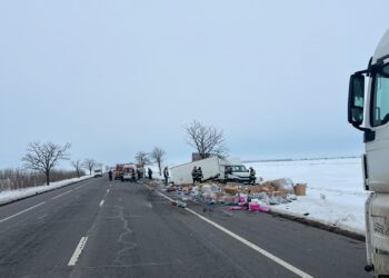 Doi brăileni răniți în urma unui accident pe DN2E85, în afara localității Căldărușanca