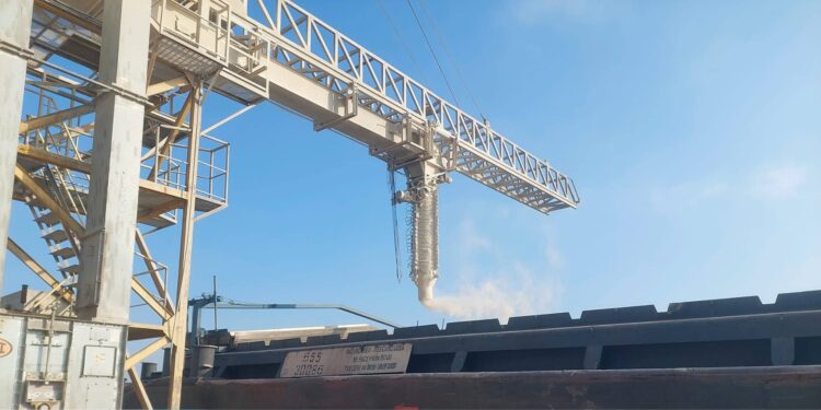 Operator economic din zona portului Brăila sancționat de Garda de Mediu