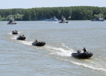 Navigația pe brațul Măcin, închisă pentru exerciții militare cu muniție de război