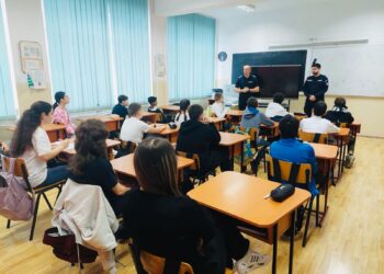 Jandarmii transmit mesaje importante pentru siguranța elevilor