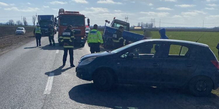 Accident cu 3 persoane rănite pe DN23