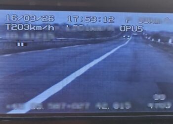Înregistrat de aparatul radar circulând cu viteza de 203 km/h