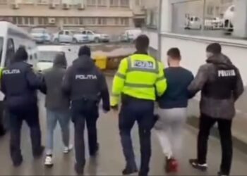 Doi tineri din Șuțești, trimiși în judecată pentru furturi din magazine