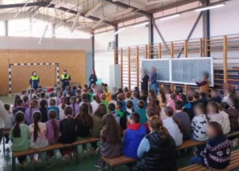 Activități desfășurate de polițiștii brăileni implicați în creșterea gradului de siguranță școlară în zona unităților de învățământ din orașul Însurăței