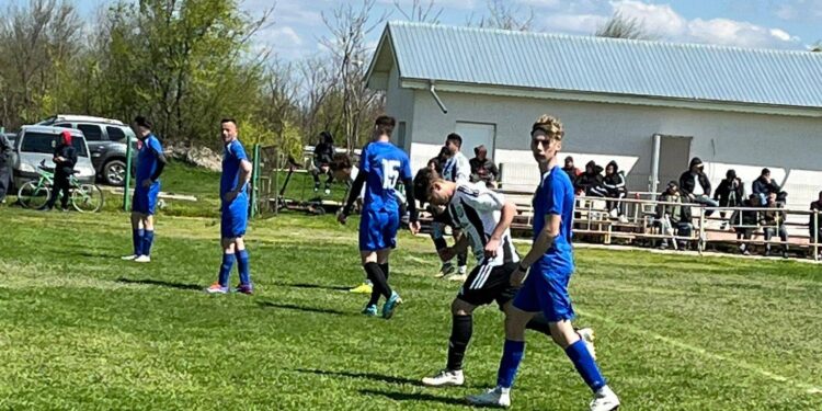 Victorii la scor pentru gazde în cele două meciuri din turneul play-out al Ligii 4