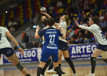 Trei meciuri de handbal sâmbătă în Polivalenta din Brăila