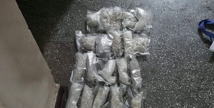 Opt kilograme de droguri de mare risc descoperite în urma perchezițiilor efectuate