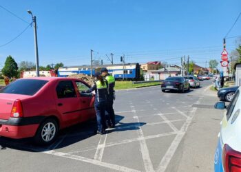 în zona trecerilor cu calea ferată de pe raza județului