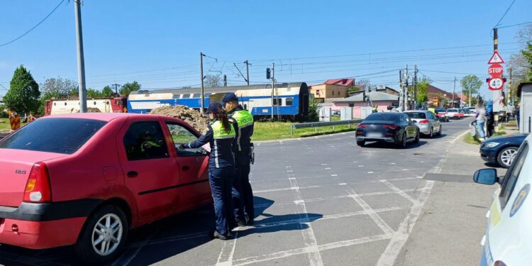 în zona trecerilor cu calea ferată de pe raza județului