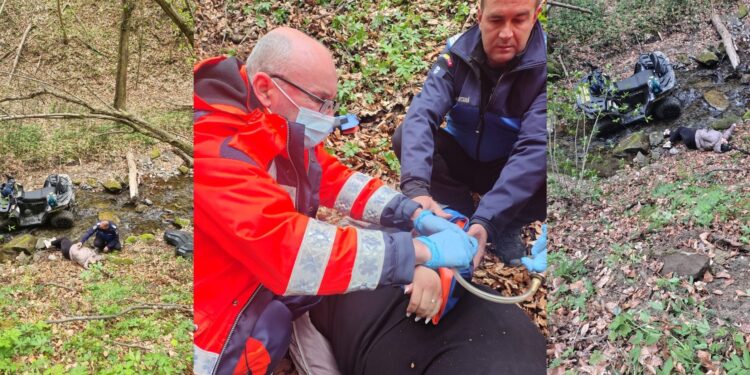 Două persoane au căzut cu ATV-ul într-un pârâu, pe Valea Păușa
